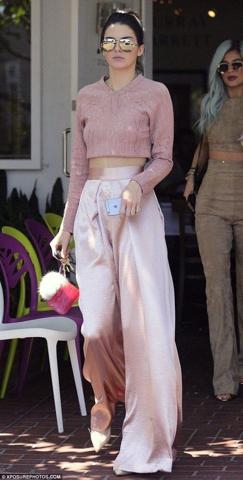 Stile Kendall Jenner, Monica Rose, Kendall Jenner Street Style, Kyle Jenner, Kendall Style, Kendall Jenner Outfits, Jenner Outfits, Jenner Style, Kendall Jenner Style