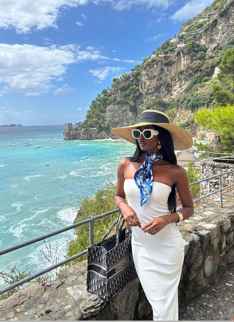 Cruise Aesthetic Black Woman, Black Women In Italy, What To Wear In Maldives Outfit Ideas, Luxury Vacation Outfits, Yacht Outfit Women Classy, Boat Cruise Outfit, Maldives Outfit Ideas, Vacation Barbie, Amalfi Coast Outfits