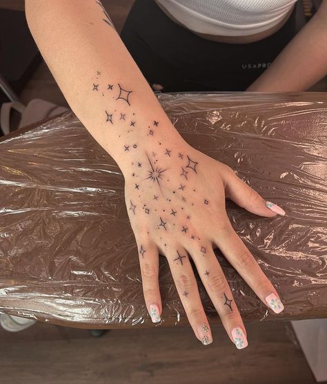 I love doing starry hands ✨🌙 thanks Louisa x | Instagram Hand Tattoos For Women Constellation, Mystical Finger Tattoos, Stars Sleeve Tattoo For Women, Twinkle Finger Tattoo, Hand Tattoo Constellation, Stars Hand Tattoos For Women, Chandelier Hand Tattoo, Astrological Hand Tattoo, Starry Hand Tattoo