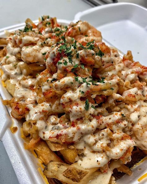 Loaded Fries Aesthetic, Alfredo Fries, Crawfish Fries, Seafood Fries, Food Western, Crab Fries, Cajun Fries, Loaded Fries, Sleepover Food