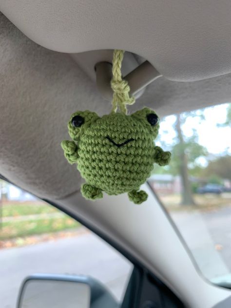 Pretty Car Interior Aesthetic, Vines In Car Decor, Green Car Interior Aesthetic, Squishmallow Car Decor, Car Interior Decor Aesthetic Green, Frog Car Decor, Asthetic Car Interior, Cottage Core Car Decor, Inner Car Decor