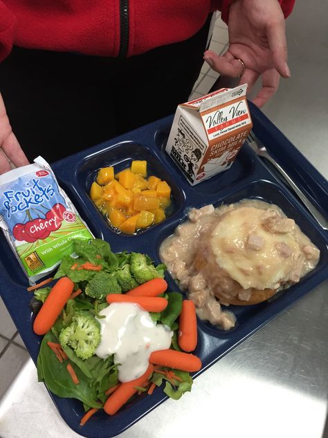 Turkey Day Dinner at Cambridge-Isanti High School High School Cafeteria Food, High School Lunch Aesthetic, High School Cafeteria Aesthetic, American School Lunch, Cafeteria School Lunch, Dark Kidcore, Prison Food, High School Lunches, Cafeteria Lunch