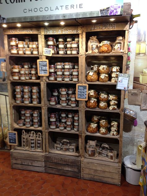 Old school store Old Fashioned Store Ideas, Rustic Merchandise Display, Opening A General Store, Small General Store Ideas, Small Country Store, Country Shop Ideas, Vintage Grocery Stores, Mini Market Design Interior, General Store Ideas Small Towns