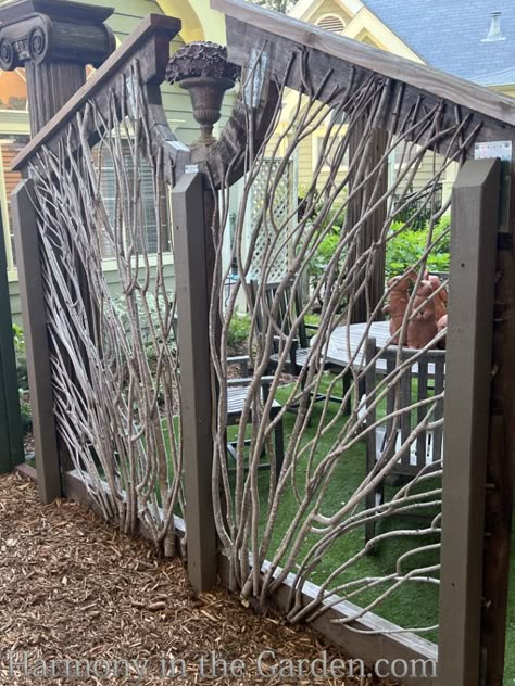 Rustic Trellis Ideas Tree Branches, Stick Trellis Branches, Tree Branch Privacy Fence, Stick Fence Diy Branches Wood, Diy Twigs And Branches Decor, Twig Fences Tree Branches, Stick Arbor, Stick Art Branches, Tree Limb Projects Diy Ideas