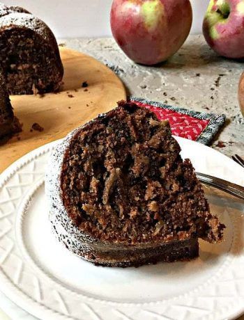 Chocolate cake baked with fresh apples. Chocolate Apple, Cake Recipes At Home, Apple Cake Recipe, Chocolate Apples, Chocolate Bundt Cake, Tasty Chocolate Cake, Apple Cake Recipes, Moist Chocolate Cake, Cake Slice