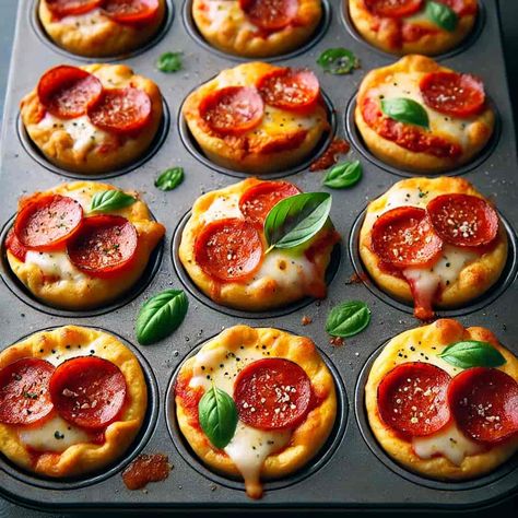 Pepperoni Pizza Cups Recipe, is probably the most popular dish across the globe. But what if you could have all the cheesy,pepperoni goodness Pepperoni Pizza Cups, Pepperoni Muffins, Pepperoni Appetizers, Pepperoni Bites, How To Make Pepperoni, Pepperoni Recipes, Pizza Cups, Pizza Muffins, Pizza Flavors