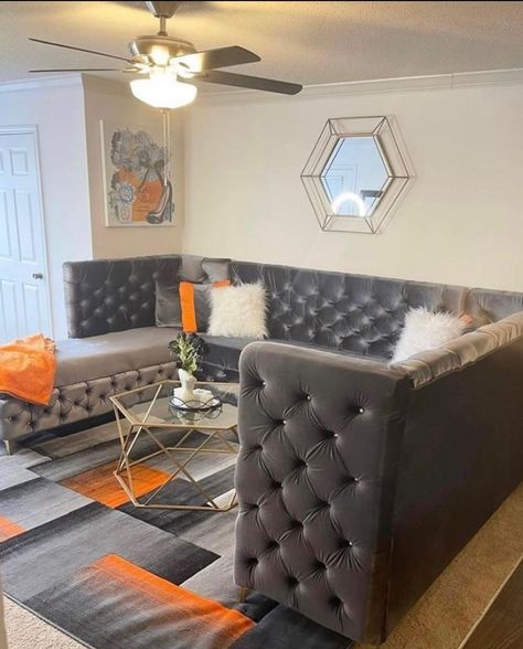 𝗗𝗮𝗶𝗹𝘆 𝗗𝗼𝘀𝗲 𝗢𝗳 𝗣𝗿𝗲𝘁𝘁𝘆 ✨🙈 on Instagram: “I would never get off this couch! 😍💖 - - - - Follow @prettygirlsgalorex for more 🤍” First Apartment Decorating Living Room, First Apartment Decorating Bedroom, Hair Room Ideas At Home, Boujee Apartment, Apartment Fever, Decorating Apartment, Girl Apartment Decor, Living Room Aesthetic, Cute Living Room