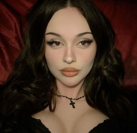 Vampire Bride, Spooky Babe, Cool Makeup Looks, Ethereal Makeup, Goals Inspiration, Pinterest Makeup, Edgy Makeup, Cute Makeup Looks, Goth Makeup