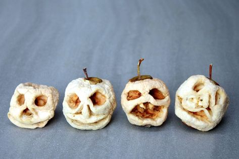 Shrunken Apple Head Dolls, Shrunken Apple Heads, Apple Head Dolls, Carved Skulls, Shrunken Heads, Dehydrated Apples, Halloween Apples, Ward Off Evil Spirits, Shrunken Head