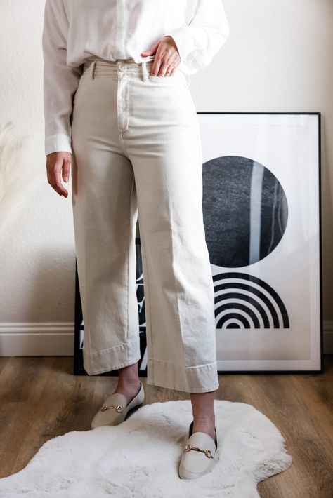 How to Wear Wide Leg Jeans or Pants | kendi everyday Ecru Wide Leg Pants Outfit, How To Style White Wide Leg Jeans, Wide Leg Cream Pants Outfit, Cream Wide Leg Jeans Outfit, Cream Wide Leg Pants Outfits, Wide Leg Crop Pants Outfit, Wide Leg Cropped Pants Outfit, Cropped Wide Leg Pants Outfit, Shoes With Wide Leg Pants