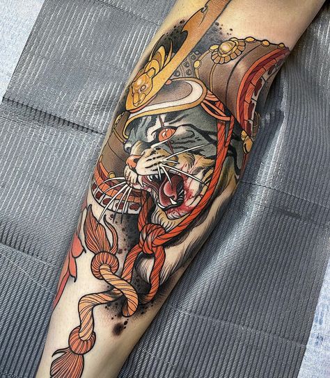 Cat Samurai Tattoo Design, Cat Shin Tattoo, Samurai Cat Tattoo Japanese Art, Japanese Shin Tattoo, Neo Traditional Samurai, Japan Cat Tattoo, Cat Tattoo Japanese, Neo Traditional Cat Tattoo, Japanese Neo Traditional Tattoo