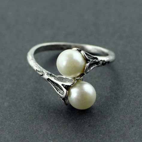 Adjustable Game of Thrones Rings Daenerys Targaryen Two Simulated Pearl White Ring For Women Charm Lovely Gifts Daenerys Targaryen Jewelry, Game Of Thrones Rings, Daenerys Targaryen Ring, Song Of Ice And Fire, Replica Jewelry, Ice And Fire, Dragon Jewelry, Ring Fashion, Girl Jewelry