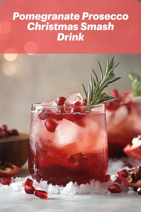 A vibrant prosecco cocktail with juicy pomegranate seeds, perfect for adding a fruity touch to holiday celebrations. Christmas Drinks With Prosecco, Pomegranate Drinks Cocktails, Cocktails With Prosecco, Pomegranate Recipes Drinks, Prosecco Smash, Prosecco Cocktails Easy, Christmas Prosecco, Pomegranate Cocktail Recipes, Prosecco Cocktail Recipes