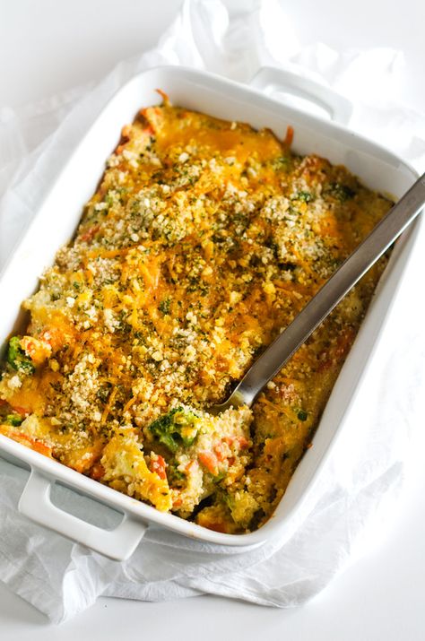 cheesy-veggie-casserole Cheesy Quinoa, Cooking Quinoa, Veggie Quinoa, Quinoa Casserole, Healthy Casserole Recipes, Veggie Casserole, Pause Button, Healthy Casseroles, Quinoa Recipes