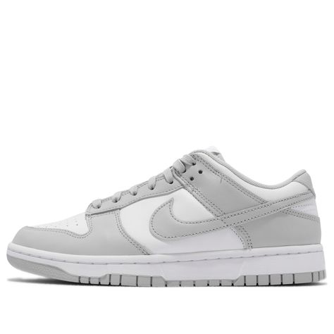 Pretty Sneakers, Shoes For School, Back To School Shoes, Preppy Shoes, Pretty Shoes Sneakers, All Nike Shoes, Style Sportif, Cute Nike Shoes, Popular Shoes