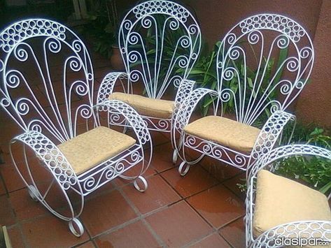 Iron Garden Furniture, Shabby Chic Wallpaper, Shabby Chic Sofa, Wrought Iron Furniture, Chic Sofa, Shabby Chic Wall Decor, Shabby Chic Fabric, Corner Window, Chic Wallpaper