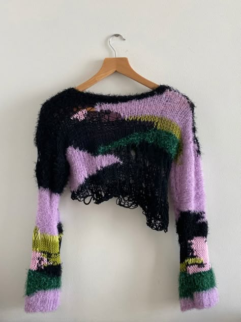 crop sweater #knitting #knit Avant Garde Knitting, Edgy Knitwear, Punk Knitting, Funky Knitwear, Alternative Knitting, Ganni Knit, Grunge Knit, Crochet Shrugs, Embroidery Yarn