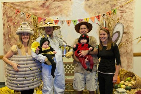 Beekeeper, hive, bee costume and Bug Catcher, Ladybug, butterfly costume Beekeeper Costume, Bee Catcher, Pie Contest, Costume Family, Popular Costumes, What Is Halloween, Bee Costume, Homemade Halloween, Family Costumes