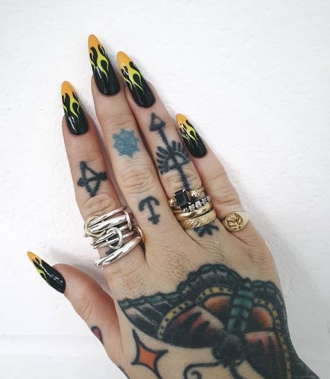 Sammi Nails, Sammi Jefcoate Nails, Sammi Jefcoate, Hard Nails, Grunge Nails, Black Nails, How To Do Nails, Makeup Nails, Nails Inspiration