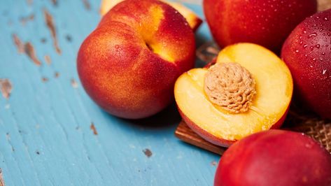 Can You Freeze Nectarines, Freezing Fresh Nectarines, How To Freeze Fresh Nectarines, How To Freeze Nectarines, Frozen Nectarine Recipes, Freezing Nectarines, Nectarine Dessert, Nectarine Cobbler, Nectarine Recipes