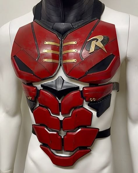 Robin Armor, Batman Inspired Outfit, Red Hood Cosplay, Nightwing Cosplay, Robin Batman, Batgirl Art, Batman Halloween, Chest Armor, Armadura Cosplay