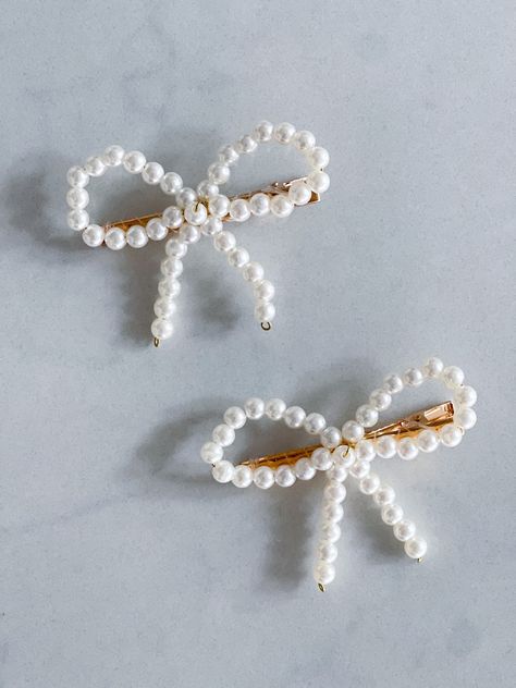 Courtney Cahoon Pearl Bow Hair Clips, Pearl Accessories Hair, Pearl Hair Accessories Wedding, Diy Hair Accessories Beads, Formal Hair Clips, Pearl Hair Clip Wedding, Pearl Hair Bow, Fancy Hair Clips, Bow With Pearls