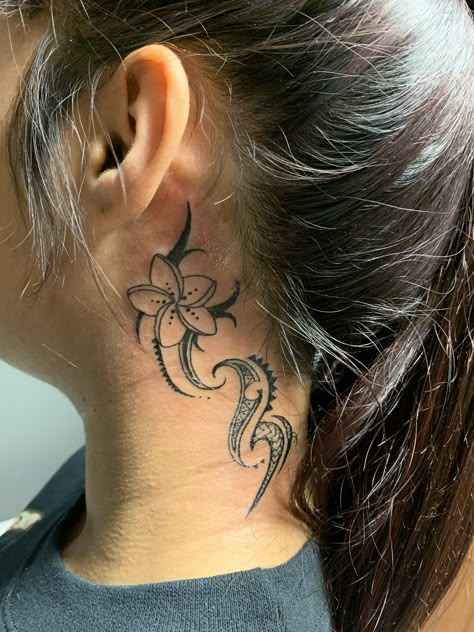 Hawaiian Bicep Tattoo, Hawaiian Neck Tattoo, Polynesian Ear Tattoo, Outside Arm Tattoo, Poly Tattoos For Women, Chamorro Tattoos For Women, Puakenikeni Tattoo, Guam Tattoo Women, Polynesian Tattoo Designs For Women