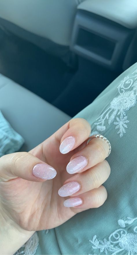 Oval Glitter Ombre Nails, Short Round Acrylic Nails Glitter, Pink Ombre Gel Nails Short, Light Pink Subtle Sparkle Nails, Short Almond Nails Pink Glitter, Subtle Pink Sparkle Nails, Glitter Oval Acrylic Nails, Basic Nails For Hoco, Soft Natural Nails