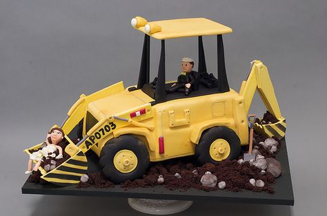 Backhoe Loader Groom's Cake Motorcycle Cakes, Carving Cake, Groomsman Cake, Cake Transport, Hen Party Cakes, Motorcycle Cake, Tractor Cake, Realistic Cakes, Cakes Inspiration