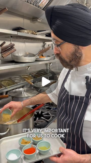 Kachori on Instagram: "@chefbrindernarula talking us through one of our menu staples: dal makhani.  Dal makhani is one of the most popular lentil recipes from the North Indian Punjabi cuisine made with whole black lentils, spices, butter and cream" Dal Makhni Recipe, Lauki Chana Dal Recipe, Makhani Dal, Black Masoor Dal Recipe, Dal Makhani Recipe Hebbars Kitchen, Vegan Dal Makhani, Split Urad Dal Recipes, Dal Makhani Recipe, Punjabi Recipes