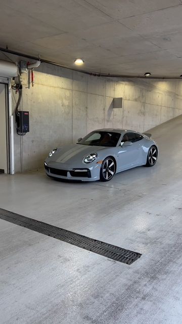 Porchse Cars, Porche Grey Car, Diya Core, Porshe White Car, Black Porsche Aesthetic, Gray Porsche, Grey Cars, Grey Porsche, Porsche Silver