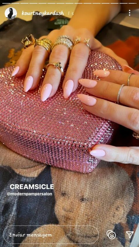 Kardashian Nails, Kourtney Kardashian Instagram, Boujee Aesthetic, Neutral Nails, Dream Nails, French Tip Nails, Kourtney Kardashian, All Things Beauty, Almond Nails