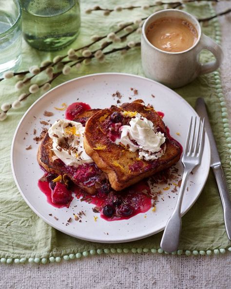 French Toast Recipe Casserole, Casserole French Toast, Recipe With Heavy Cream, Vegetarian Brunch Recipes, French Toast Sandwich, Recipe Casserole, Chocolate French Toast, Vegetarian Brunch, Dark Chocolate Recipes