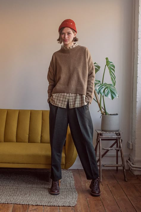 Japanese Minimalist Fashion, Home Wear Women, Formal Fashion, Look Formal, Quirky Fashion, Wool Clothing, Wool Trousers, Home Wear, Wool Pants