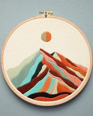 Diy Easy Embroidery, Mountain Embroidery, Embroider Ideas, Digital Tutorial, Modern Hand Embroidery, Basic Embroidery Stitches, Embroidery Diy, Embroidery Works, Hand Embroidery Projects