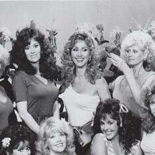 The Eighties Guy on Instagram: "The Hee Haw Honeys (Front- L-R) Victoria Hallman, Misty Rowe, Jackie Waddell, Irlene Mandrell (Back row L-R) Gunilla Hutton, Lisa Todd, Linda Thompson, Diana Goodman (circa 1984)" Gunilla Hutton, Lisa Todd, Linda Thompson, Hee Haw, The Eighties, Back Row, The Row, Wonder Woman, Hollywood