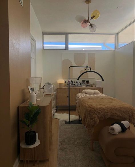 Earthy Spa Room Ideas, Beauty Esthetician Room, Esti Room Ideas, Earthy Lash Room, Tiny Esthetician Room, Orange Esthetician Room, Neutral Spa Aesthetic, Brown Esthetician Room, Small Esthetician Room Ideas Bohemian