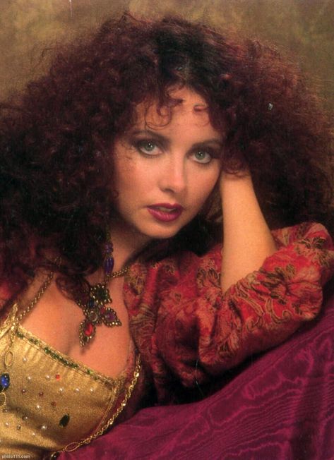 sarah brightman Sarah Brightman, 2 Brothers, Celebrity Skin, Beautiful Voice, Beautiful Person, Early Years, Lana Del Rey, Makeup Inspiration, Amazing Women