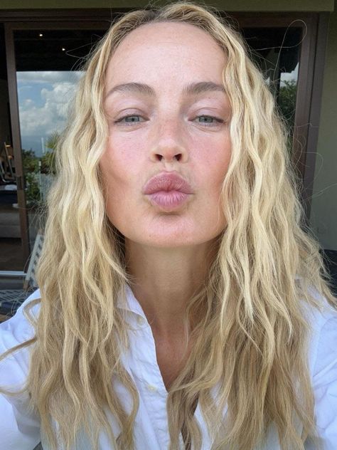 Carolyn Murphy’s Everyday Beauty, Health And Wellness Secrets Old Money Makeup, Caroline Murphy, Carolyn Murphy, Almost 30, Floral Dresses Short, Her Makeup, Hair Towel, Tired Eyes, Silk Hair