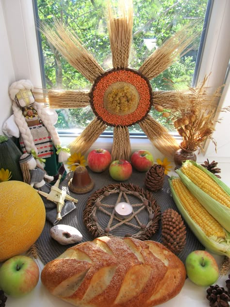 Lughnasadh / Lammas 2017 Wiccan Sabbats, Harvest Celebration, Pagan Crafts, Witches Altar, Wiccan Altar, Pagan Altar, Deco Nature, Pagan Witch, Season Of The Witch