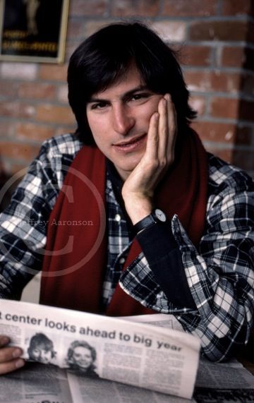 Steven Paul Jobs 1984 Founder Aesthetic, Steve Jobs Photo, Apple Pictures, Next Computer, All About Steve, Tech Tricks, Steve Jobs Apple, Reed College, Apple Picture