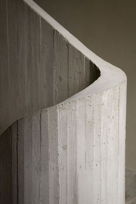 Board Formed Concrete, Vincent Van Duysen, Concrete Architecture, Joinery Details, Concrete Texture, Brutalist Architecture, Interior Stairs, Concrete Structure, Décor Boho