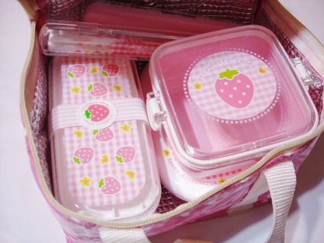 Edits Photos, Pink Lunch, Kawaii Accessories, Pastel Pink Aesthetic, Kawaii Room, Hello Kitty Items, Lunch Boxes, Bento Box, Aesthetic Room Decor