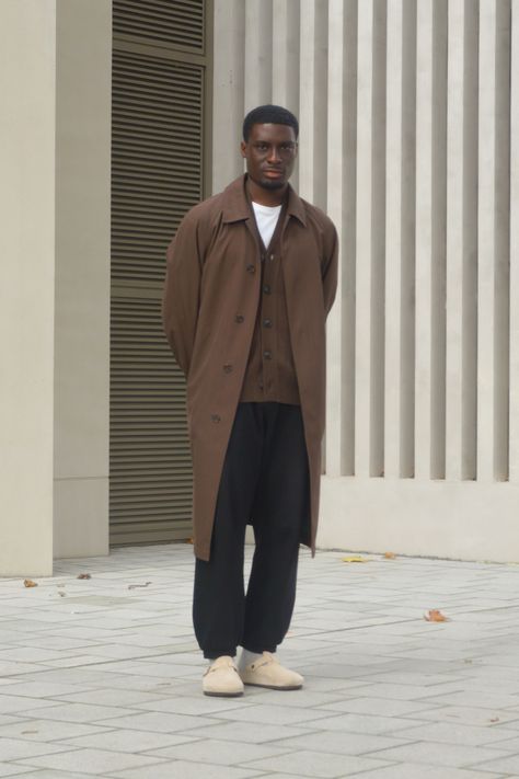 Clean Aesthetic Outfit Male, Overcoat Outfits Men, Birkenstock Clogs Outfit Men, Uniqlo Men Outfit, Oversized Outfit Men, Petaling Street, Men's Capsule Wardrobe, Uniqlo Style, Streetwear Coat