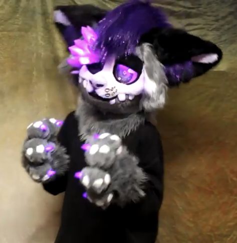 Cool Fursuit Ideas, Purple Fursuit, Sparkledog Fursuit, Pretty Fursuits, Crazy Cool Fursuits, Unique Fursuits, Kig Fursuit, Fursuit Ideas, Fur Suits