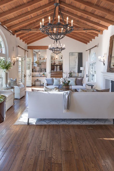 Ex-Supermodel Tyra Banks Lists Spanish-Style Estate in Bev Hills for $7.75M - Celebrity Real Estate - Curbed LA Spanish Style Interiors, Hacienda Homes, Spanish Home Decor, Hacienda Style Homes, Colonial Homes, Mediterranean Interior, Mediterranean Home Decor, Spanish Style Home, Casas Coloniales