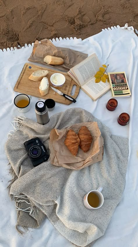 Piknik Ideas, Coffee Picnic, Autumn Picnic, Fall Picnic, Picnic Theme, Picnic Inspiration, Picnic Date, Perfect Picnic, Picnic Food