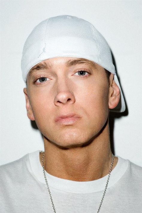 Eminem Pictures, Eminem Smiling, Eminem Tattoo, One Piece Aesthetic, Eminem Wallpapers, Selfish People, Eminem Photos, Eminem Rap, Eminem Slim Shady