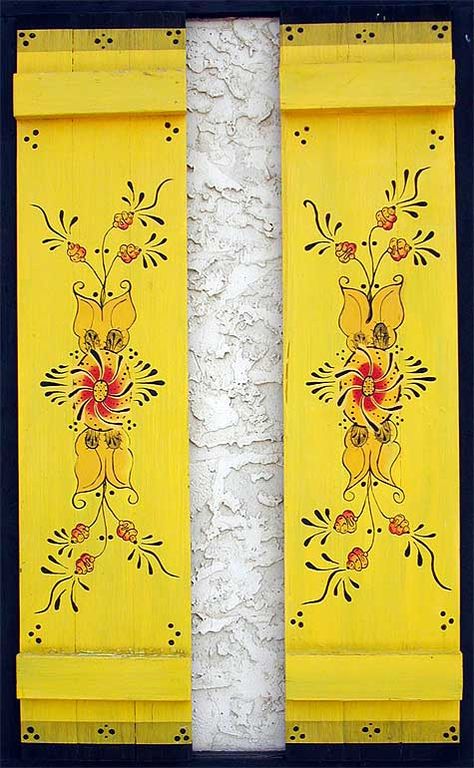 Painted Screen Doors, Shutter Windows, Painted Shutters, Cottage Shutters, Decorative Shutters, House Paintings, Craft Cottage, Painting Shutters, Art Pole