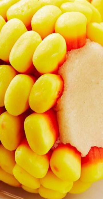 candy corn cobs Candy Corn Cob, Kids Thanksgiving Treats, Corn Recipes Cob, Edible Sugar Cookie Dough, Candy Corner, Candy Ideas, Halloween Treats For Kids, Secret Sisters, Kids Treat